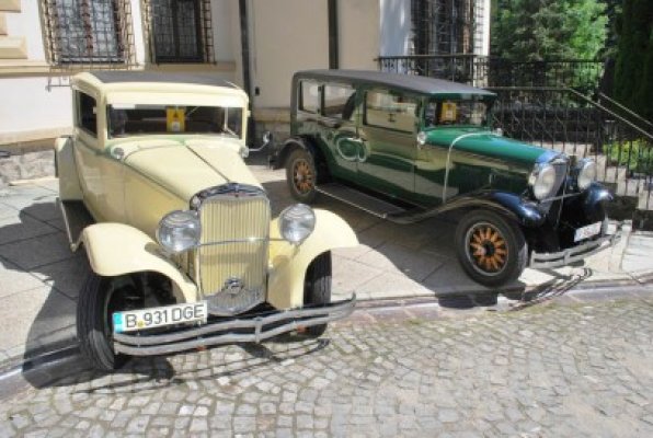 Peste 500 de automobile de epocă participă, sâmbătă, la Retro-Parada Primăverii 2014